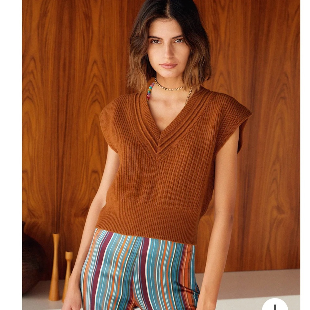 Momoni sweater vest